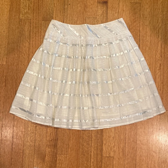 LOFT Dresses & Skirts - Loft White and Silver Cotton Skirt Size 6